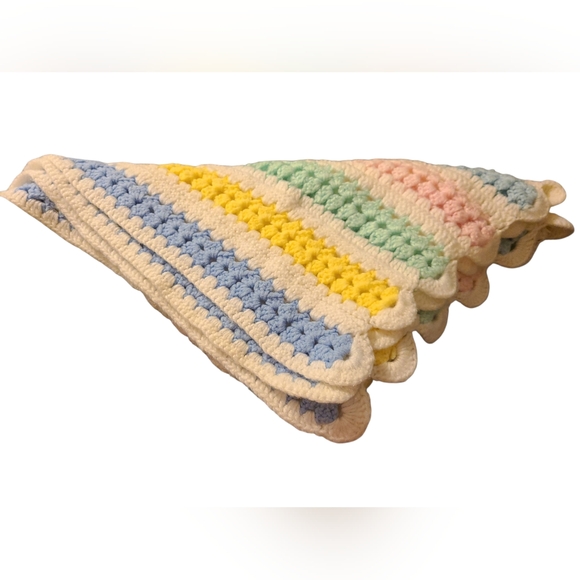 Handmade Other - Vintage Scalloped Knit Throw Blanket